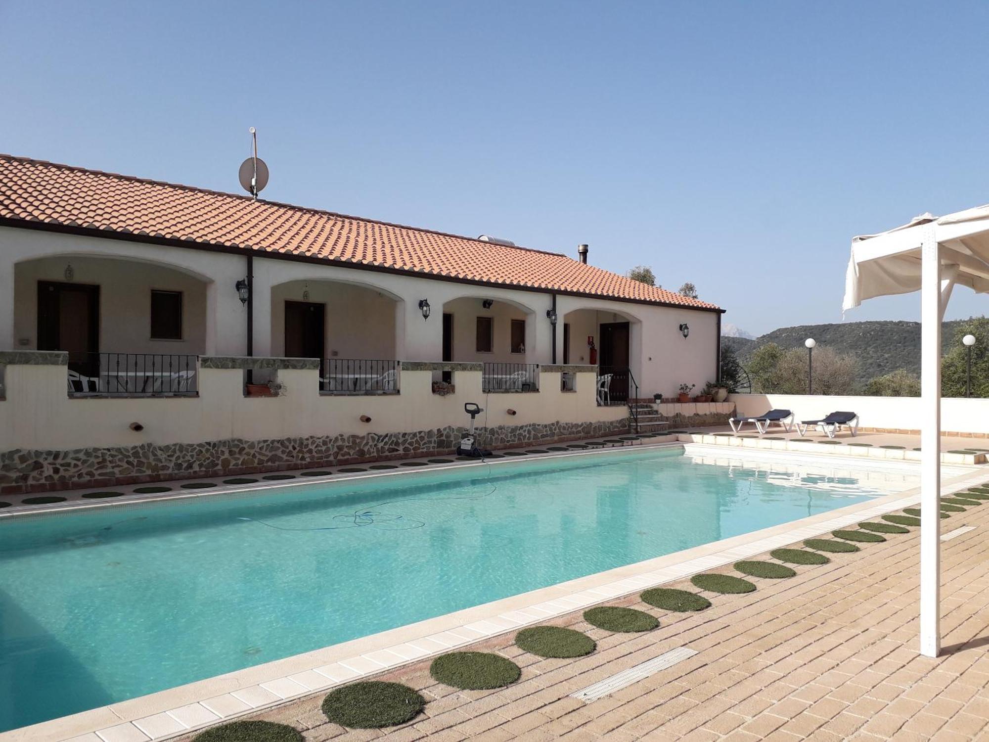 Hotel Valle Del Cedrino Galtellì Buitenkant foto