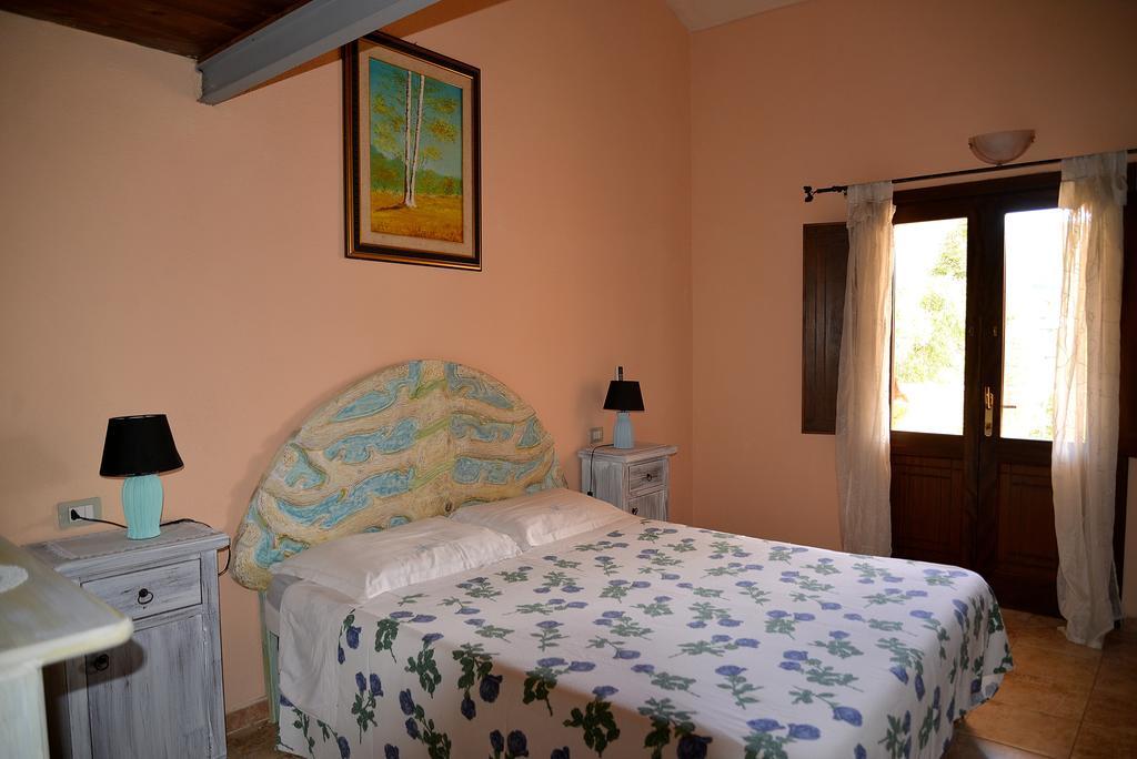Hotel Valle Del Cedrino Galtellì Buitenkant foto