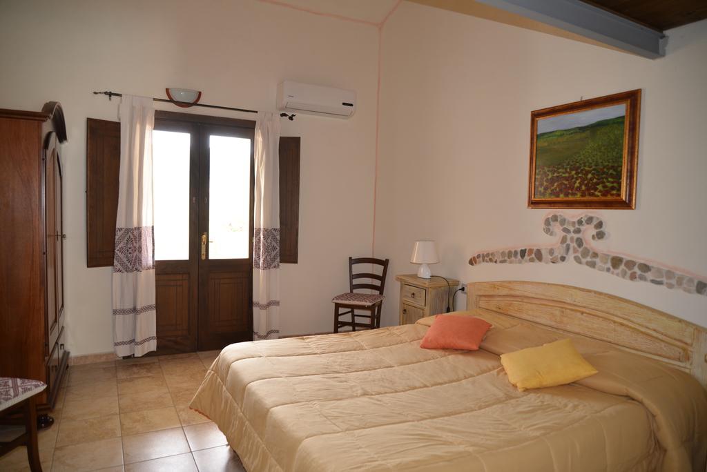 Hotel Valle Del Cedrino Galtellì Buitenkant foto