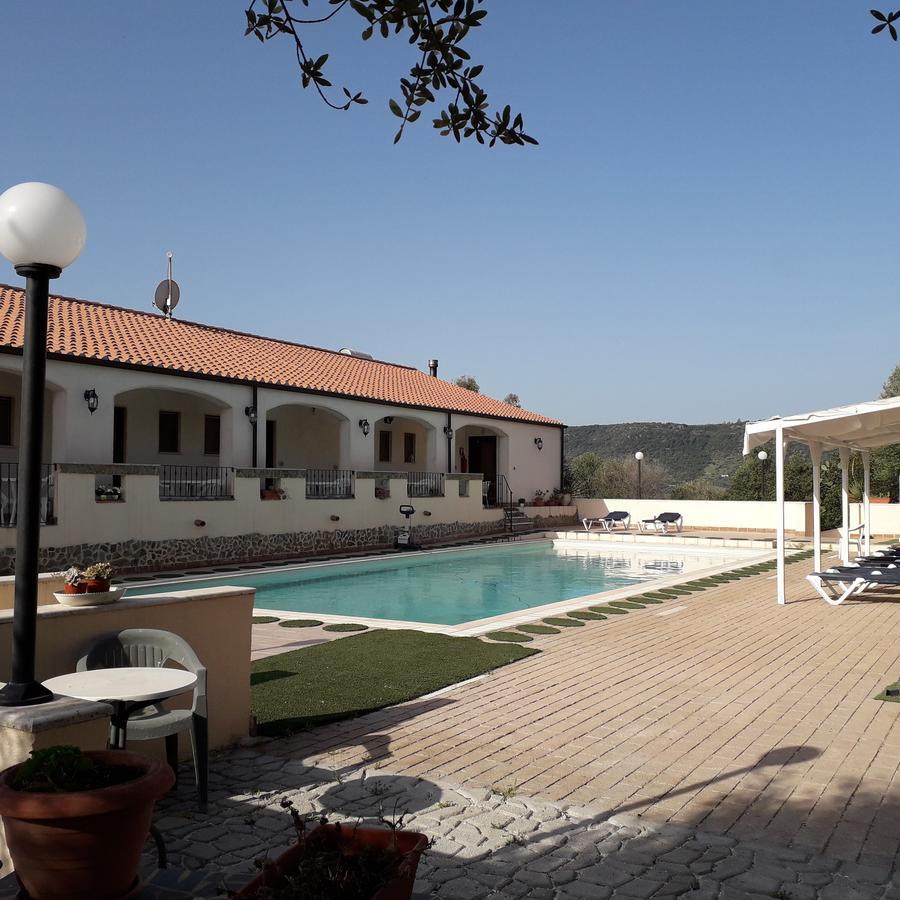 Hotel Valle Del Cedrino Galtellì Buitenkant foto